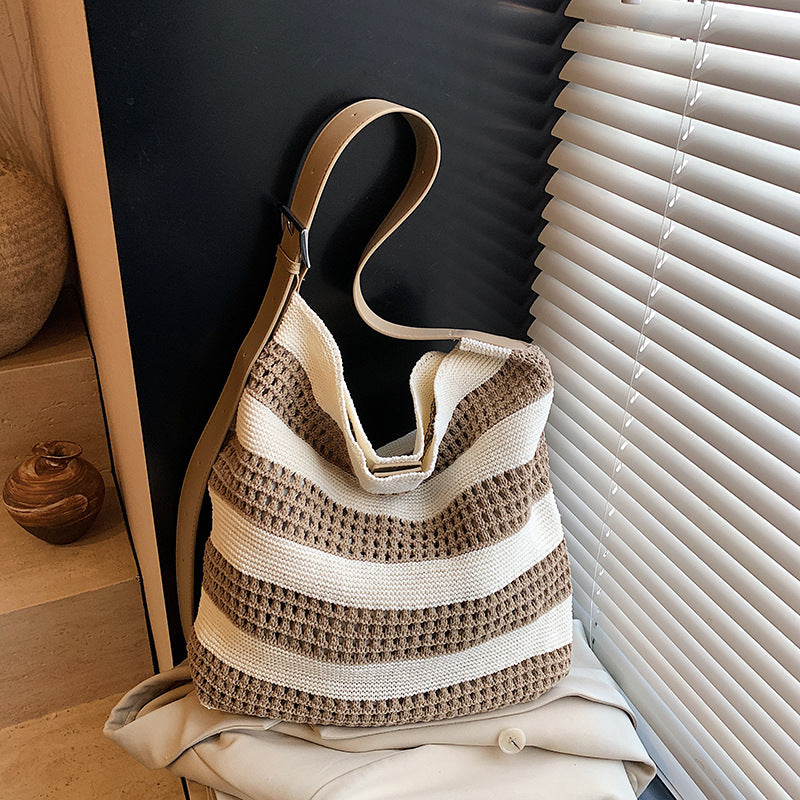 Foreign order Lazy wind knitted bag women's 2025 new commuter striped shoulder bag large capacity messenger bag tote bag