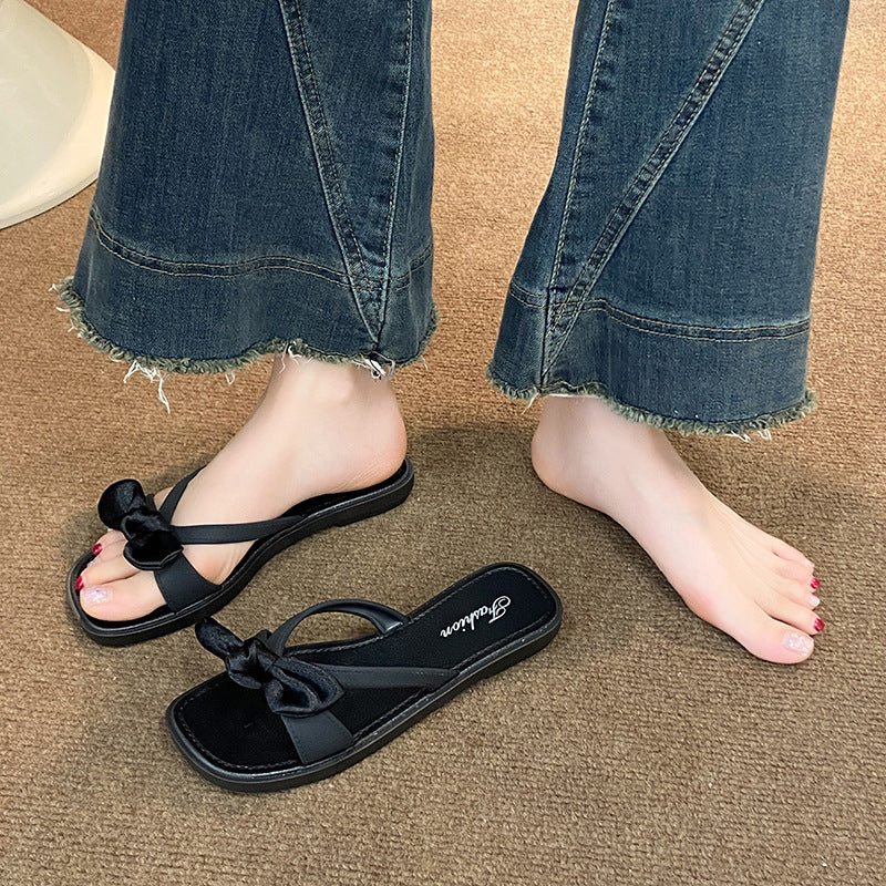 Bow-tie crossover thong sandals, new style dress sandals, versatile outerwear sandals, women's summer soft-soled cute flat sandals