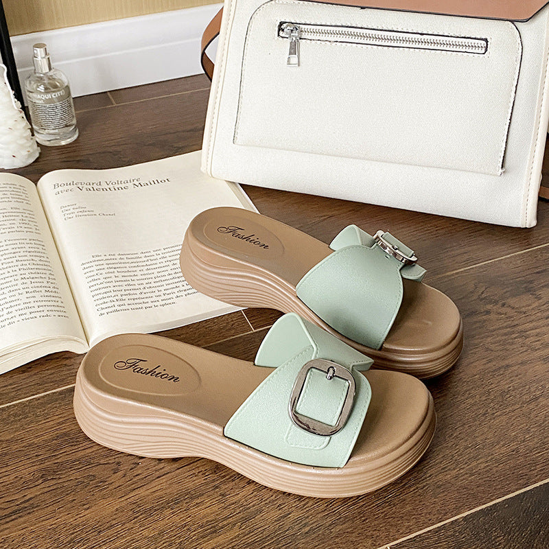 hot-selling 2026 new buckle slippers for women, summer outdoor wear, thick-soled, non-slip, fashionable sandals and slippers for women, foreign trade