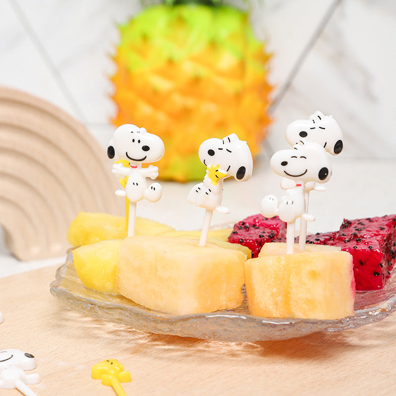 Japanese cartoon fruit picks creative children's food forks cake forks cute animal dessert forks plastic fruit forks