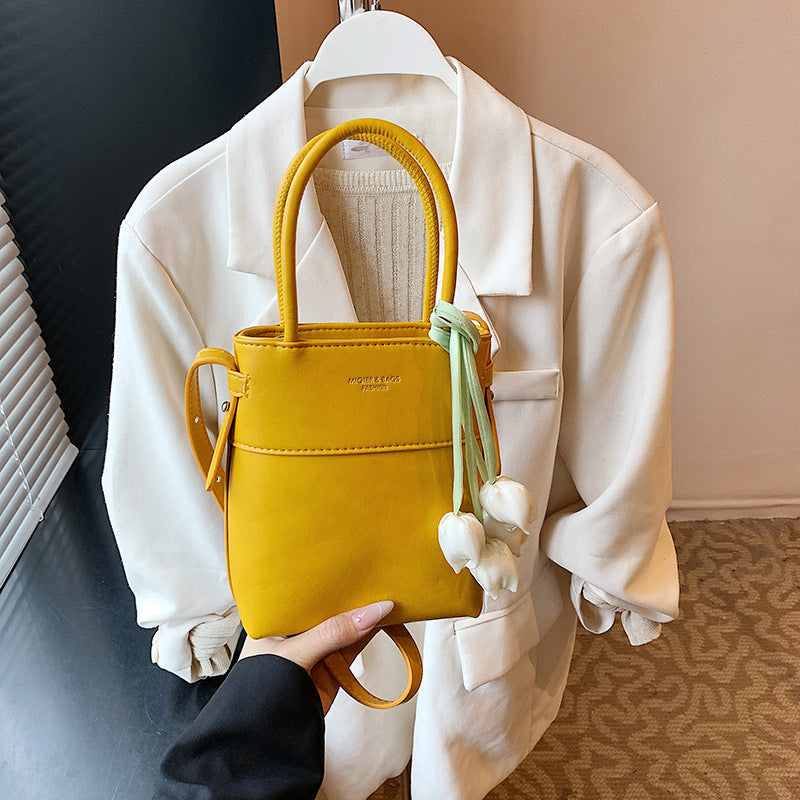 Foreign trade advanced sense niche bag women's summer 2025 new versatile shoulder messenger bag ins popular mobile phone bag