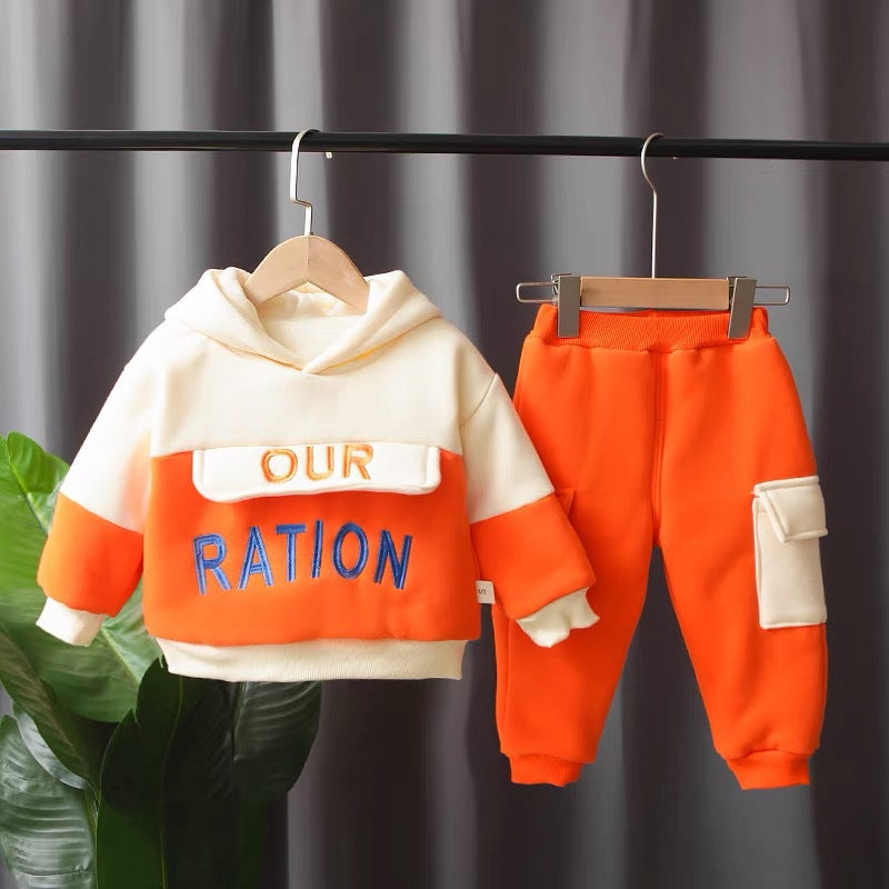 Boys and girlslong sleevessweatshirtsuit autumn winternew arrivalk-style children's clothingfashionablefashion cartoonsweatshirtsuit