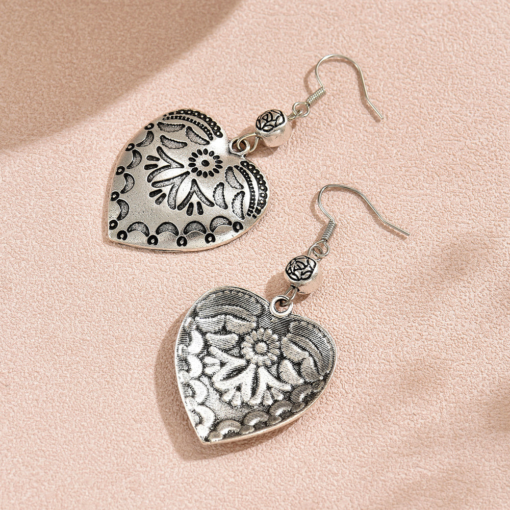 Gothic heart-shaped earrings wholesale, european and american cross-border vintage, retro, exaggerated design, silver peach heart stud earrings and dangles
