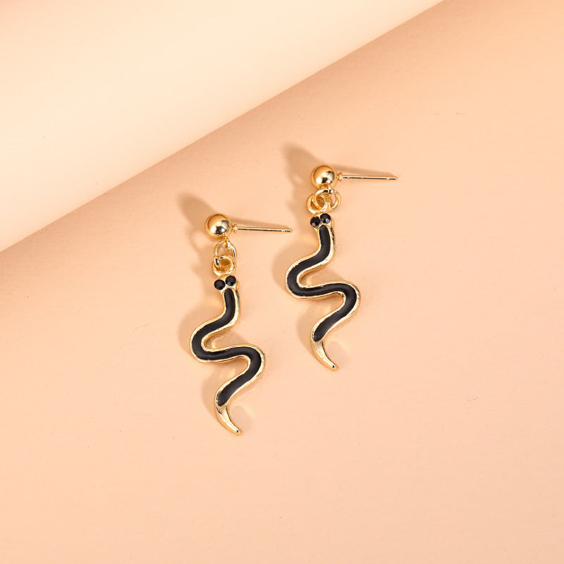 Wholesale autumn/winter earrings: european and american cross-border jewelry, women's unique fashion creative alloy enamel snake-shaped high-end earrings