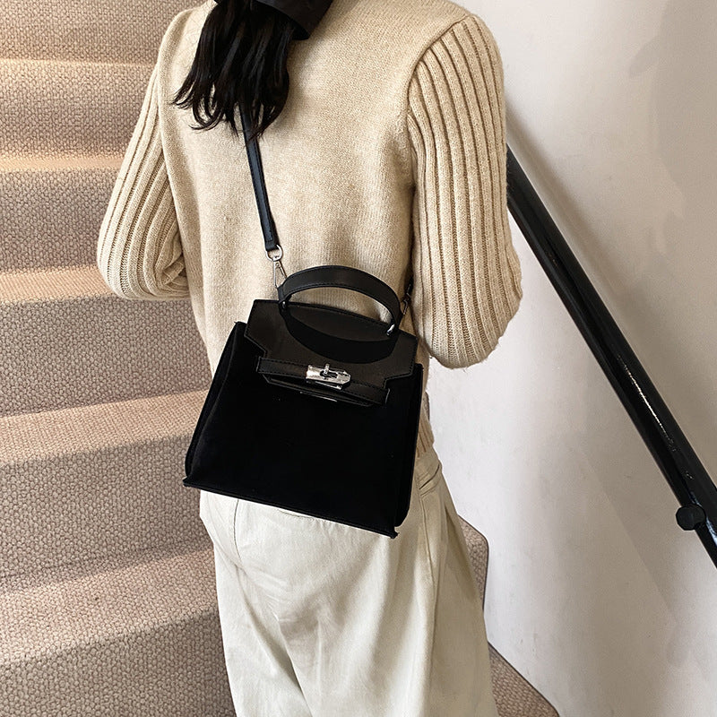 Cross-border retro messenger bag British premium sense bag 2025 new commuter student bag shoulder portable small square bag