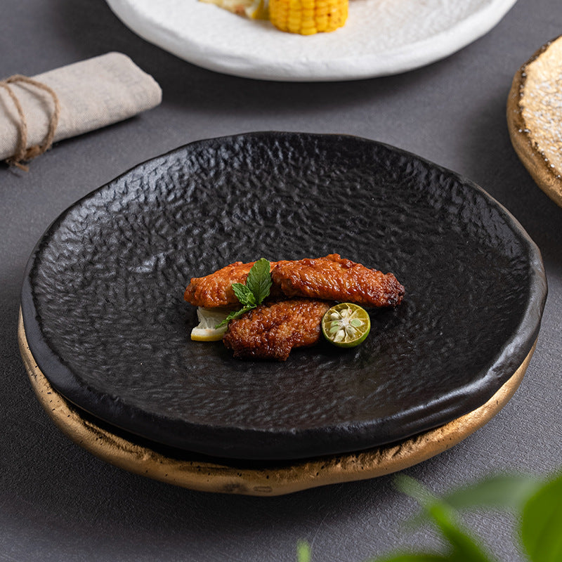 Minimalist chic: high-end, light luxury steak plate for home dining - unique ceramic serving dish for desserts and pastries