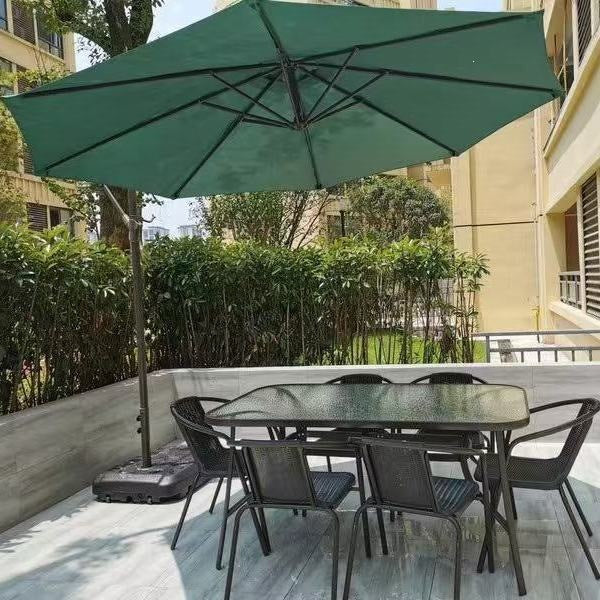 Outdoor table and chair set with umbrella, sunshade, perfect for outdoor cafes, bubble tea shops, and casual outdoor seating. features a wrought iron frame and rattan chairs, ideal for patios and gardens