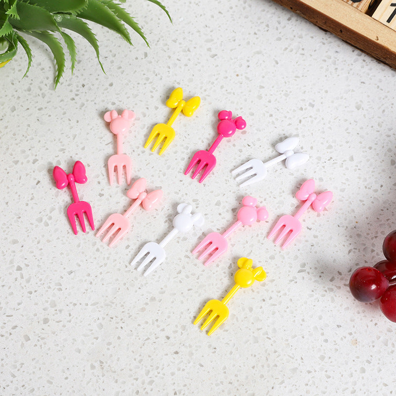 Japanese cartoon fruit picks creative children's food forks cake forks cute animal dessert forks plastic fruit forks