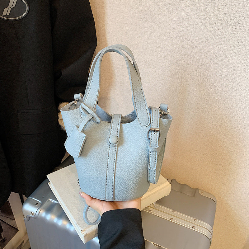 Foreign trade summer popular small bag women 2025 new exquisite versatile messenger bag fashionable super fire portable bucket bag