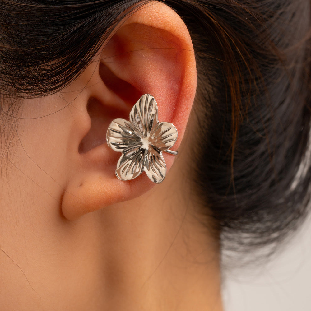 Gold earrings wholesale 2025 new european and american cross-border alloy jewelry niche accessible luxury starfish earrings women's ear cuff