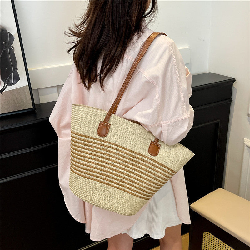 Large capacity straw woven bag women's new patchwork striped handbag fashionable knitted bag high-end tote beach bag
