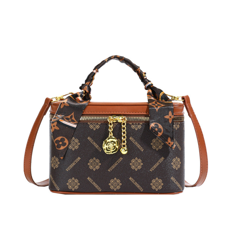 2025 new box bag silk scarf high-end fashion printed letter versatile shoulder crossbody small square bag