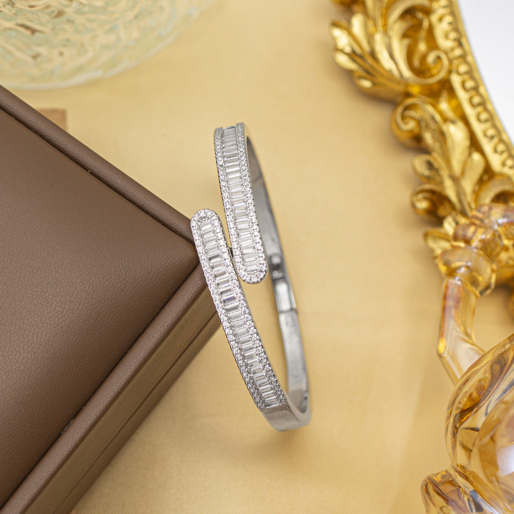 Bracelet female titanium steel fashion non-fading copper inlaid zirconium bracelet niche high-end fashion elegant jewelry wholesale hand jewelry