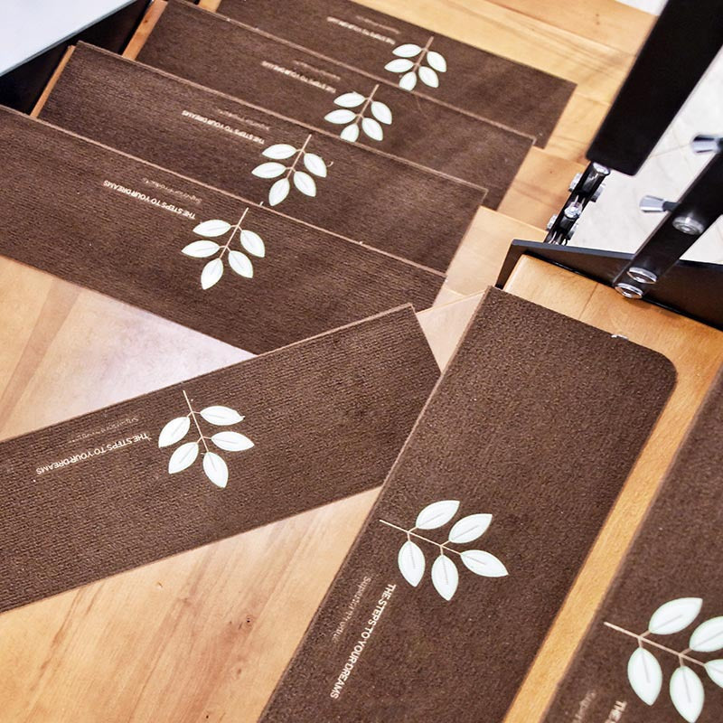Stair step mat Non-slip mat Household machine washable mat Carpet Glue-free self-adhesive foot pad Solid wood luminous stair mat