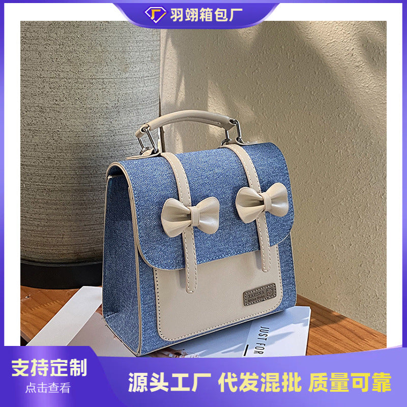 Cross-border backpack women's fashion niche design sense leisure student class schoolbag high value lightweight travel backpack