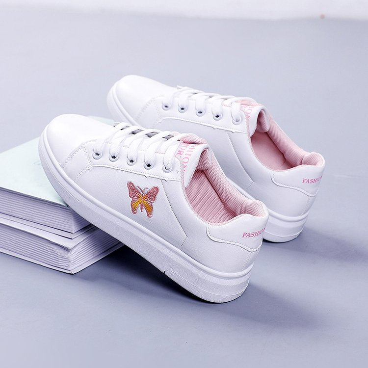 2025 spring and autumn new little white shoes female students flat casual sports shoes light lace-up street shooting breathable board shoes