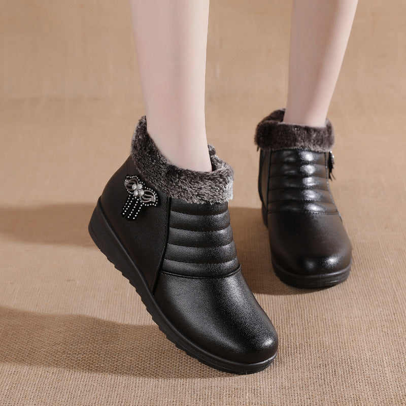 Winter ladieswear shoes middle-aged and elderly cotton shoes plus size heattechplaidfleece-linednon-slipflats soft bottom leather shoes wholesale