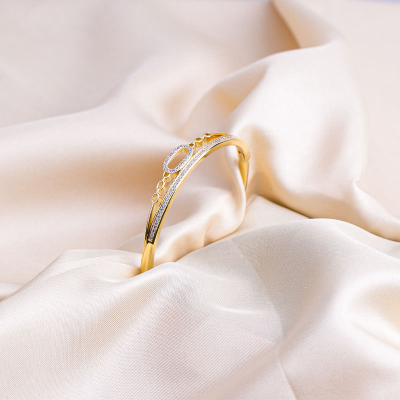 Hand jewelry for women, niche design, hot-selling bracelets, high-end minimalist inlaid versatile elegant bangles, new design jewelry