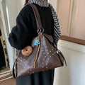 2025 new autumn/winter large capacity boston bag tote retro studded motorcycle style women's shoulder handbag