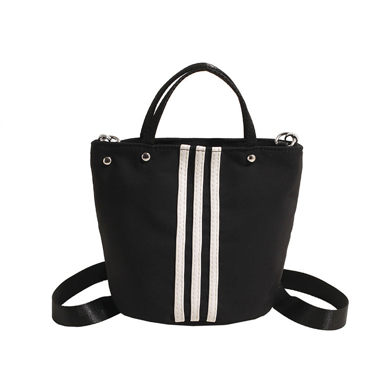 Casual simple and lightweight bag women's 2025 summer new Korean version fashion nylon bucket bag commuter shoulder bag