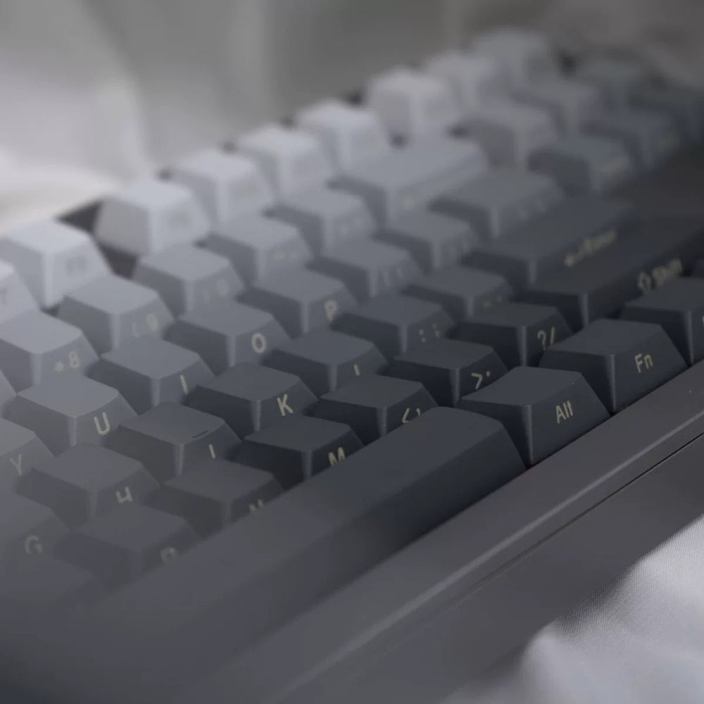 Daytime side-engraved translucent keycaps pbt micro-sanded surface 133-key dyeing six-color gradient stylish adapted to mechanical keyboard