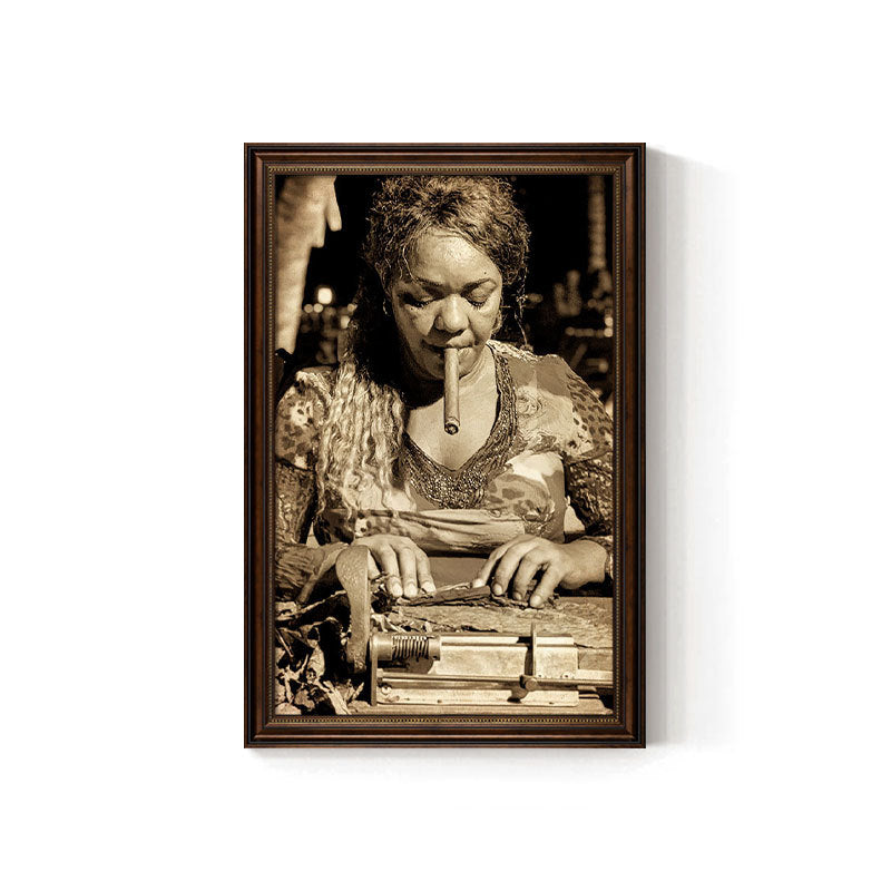 Cigar bar hanging painting American retro beautiful woman bar KTV box wall decoration painting industrial style tobacco and alcohol shop mural