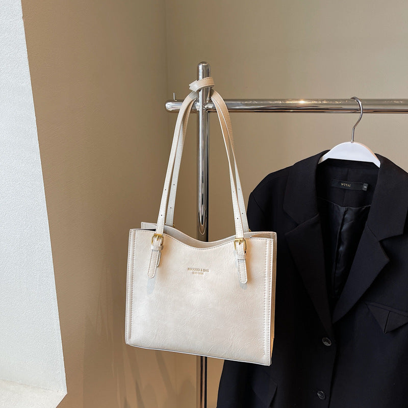 Retro red wedding bride large-capacity bag women's 2025 new autumn and winter versatile commuter shoulder bag tote bag