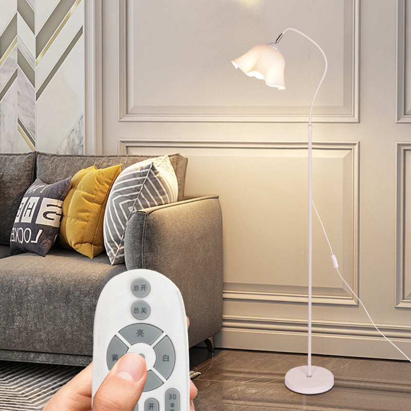 Modern minimalist cream petal floor lamp - nordic style living room sofa side bedroom bedside flower standing table lamp