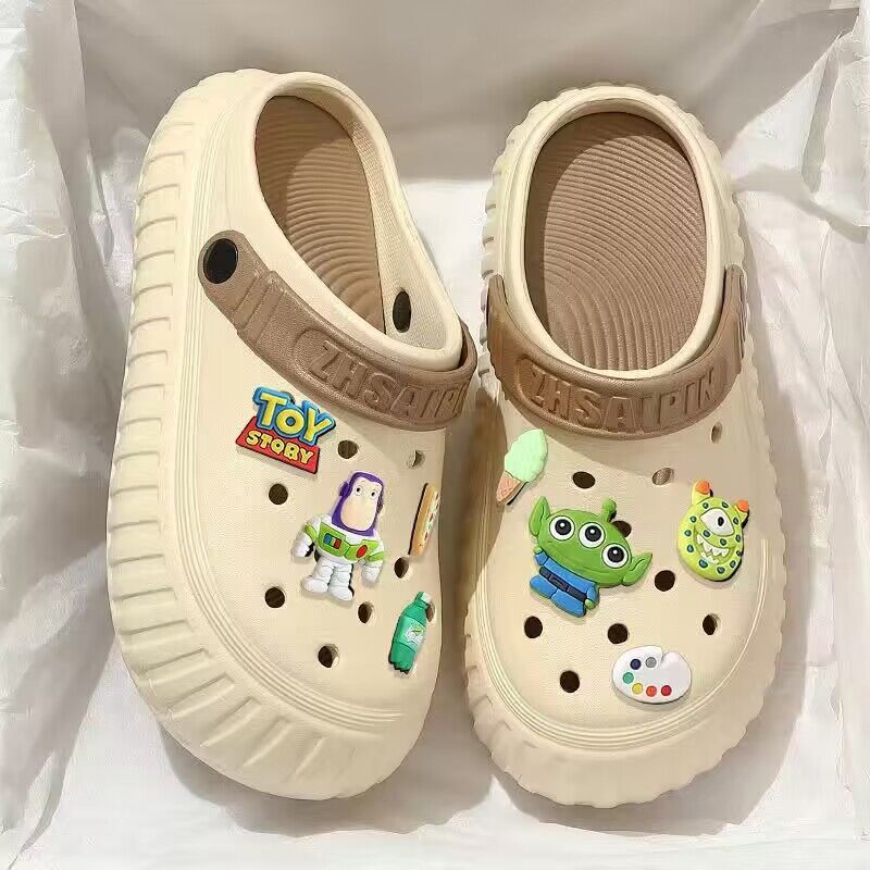 New arrival crocs women's summer outwear 2024new arrivalpopular super popular thick sole stepping on shit feeling beach baotou slippers beach
