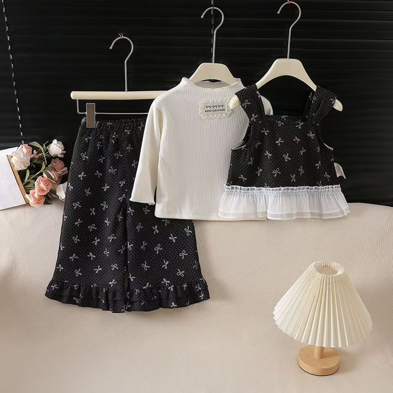 【dropshipping】trendy autumn outfit set for baby girls: cute tank top, suspender top, and wide-leg pants - 3-piece set for early autumn
