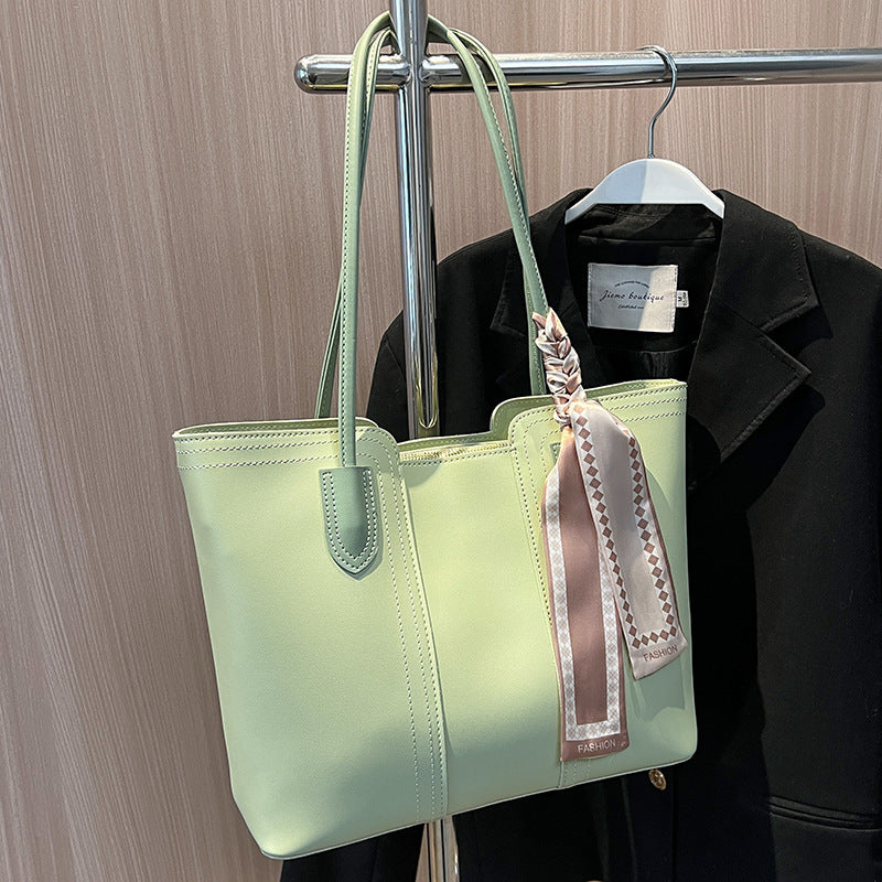 Bag women's large capacity 2025 new spring and summer versatile shoulder bag women's texture popular class commuter tote bag