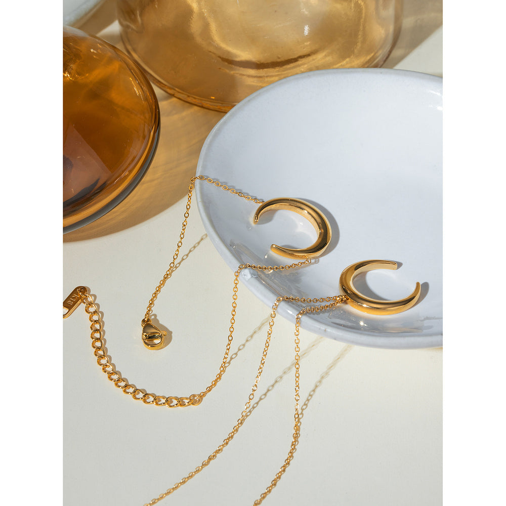 European and american cross-border hot-selling jewelry: trendy street style horn necklaces, creative women's moon necklaces, crescent clavicle chains