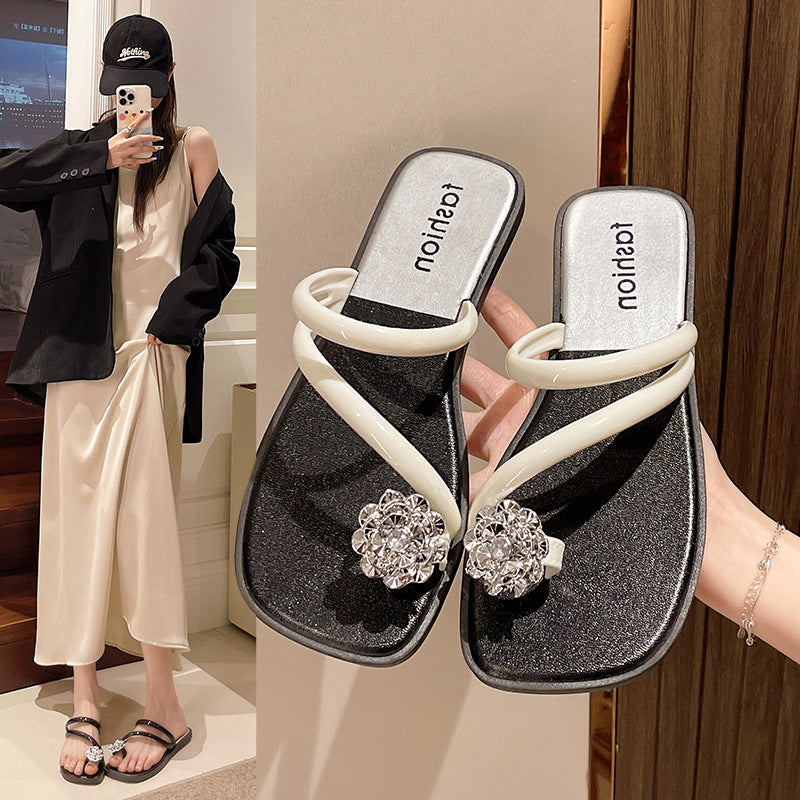 Women's slippers for outdoor wear - 2025 summer new arrivals: trendy, fashionable women's chunky heel flat sandals, thong sandals, and flip-flops