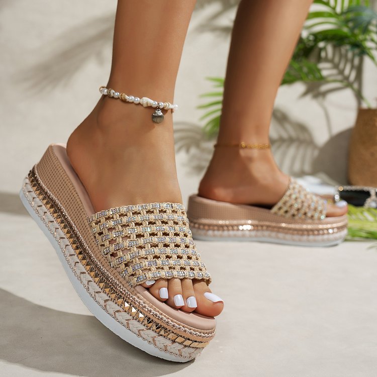summer new arrival: plus-size chunky sole slides for women (sizes 36-42). wholesale available. dropshipping to  &
