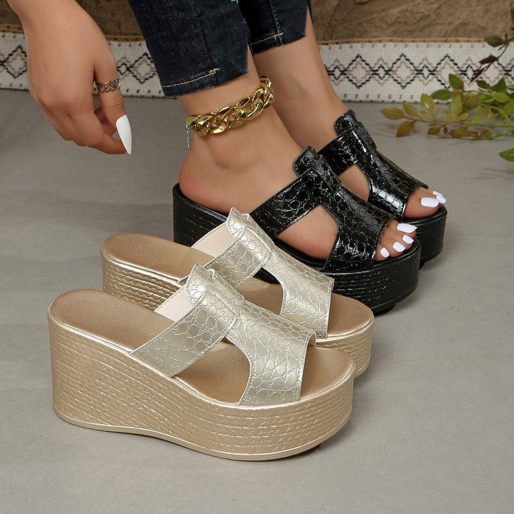 summer new arrival: plus-size platform slides for women (sizes 35-43). wholesale available. dropshipping to  and