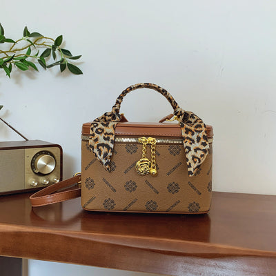 2025 new box bag silk scarf high-end fashion printed letter versatile shoulder crossbody small square bag