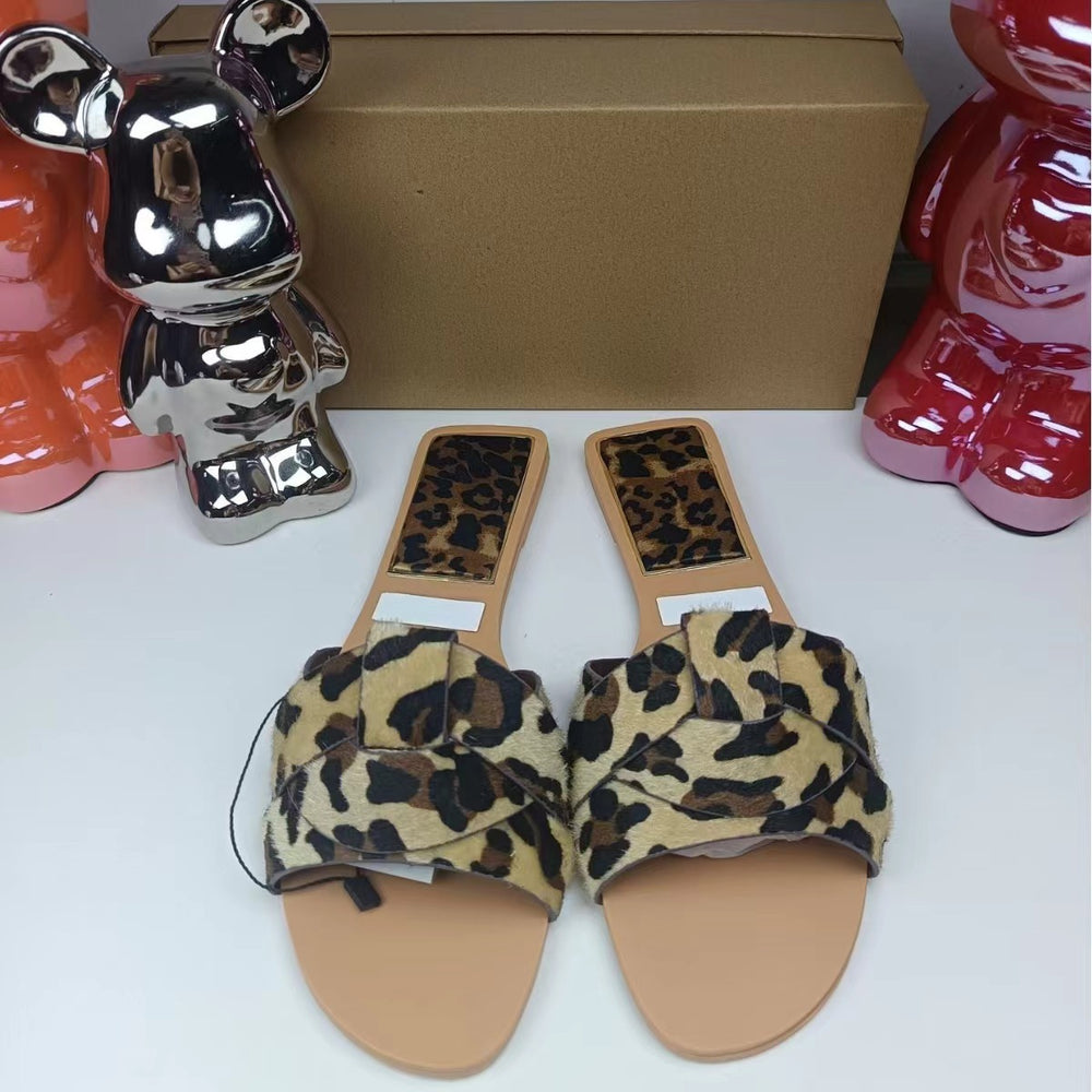Za 2024 spring new women's square toe crossover flat sandals - minimalist, versatile, and perfect for everyday wear