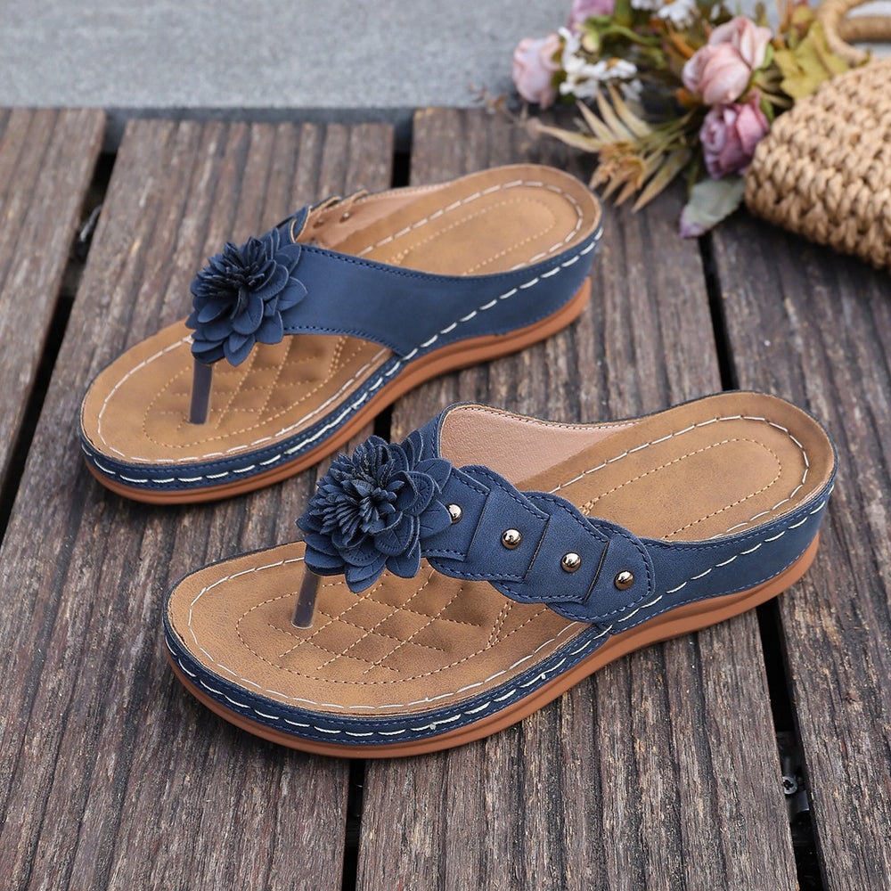 summer new european and american style floral wedge heel women's slippers, plus size comfortable flip-flops with rivet detail for export