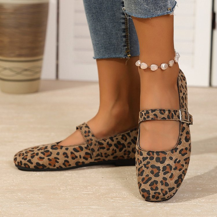 spring/autumn new arrival: leopard print flat shoes for cross-border e-commerce. plus sizes available. 0.5cm difference tolerable. wholesale options available. dropshipping to  and