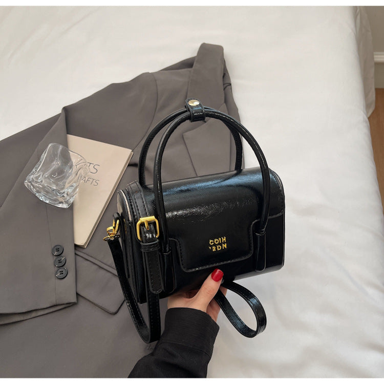 Cross-border high-end retro small bag women's 2025 new spring and summer versatile messenger bag fashionable portable small square bag