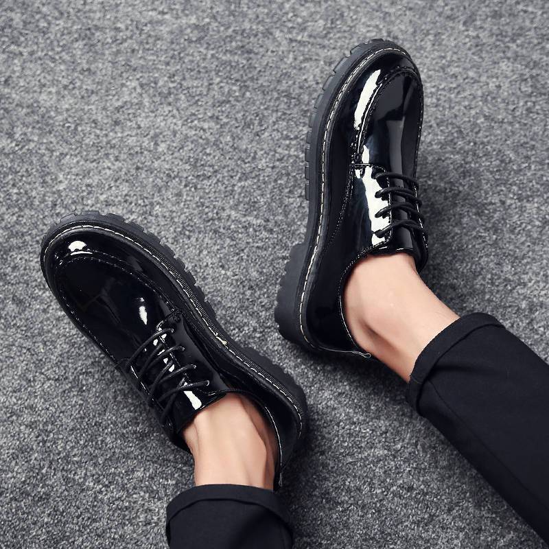 Teenage black british style leather shoes for men, korean style, trendy and versatile, round-toe lace-up casual shoes for students, men's patent leather shoes