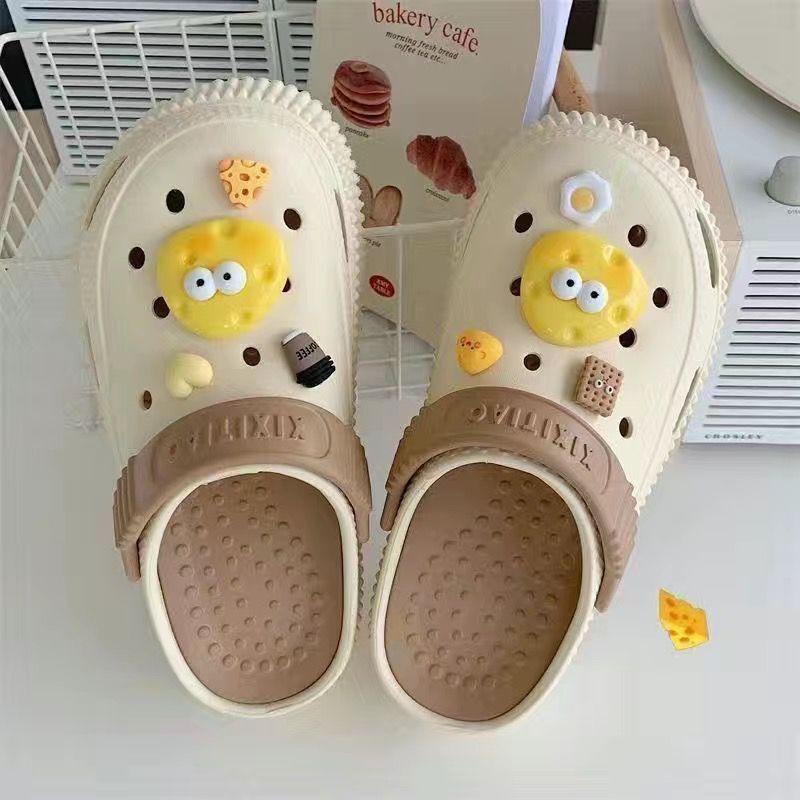 2024 baotou sandals women's hot style clogs outwear non-slip home soft beach new couple sandals