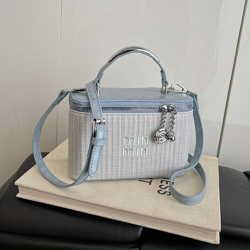 Simple casual messenger bag,  new fashion commuter trend box bag, Korean version of high-end versatile handbag