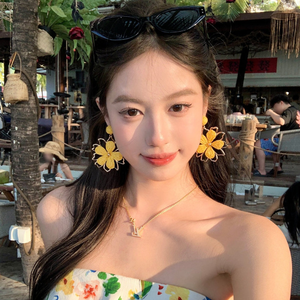 Straw sunflower vacation earrings for women 2026 new exaggerated beach accessories unique beautiful earrings wholesale
