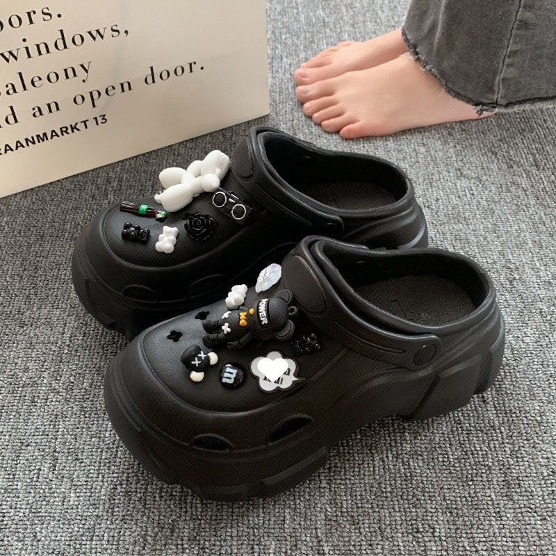 Crocs women's summeroutwear feeling of stepping on shit, thick sole non-slip 2024 new arrival beach toe sandals and slippers summer