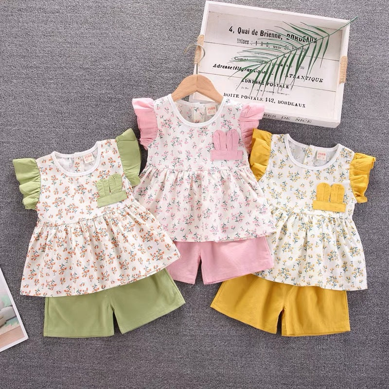 Girls' summer outfit set : new fashionable korean style short-sleeve top and shorts two-piece set for baby girls