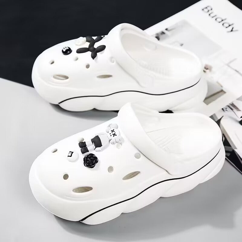 2024new arrival shit-stepping clogs for women outwearsummercutepopularthick sole nurse beach two-wear toe-cap slippers