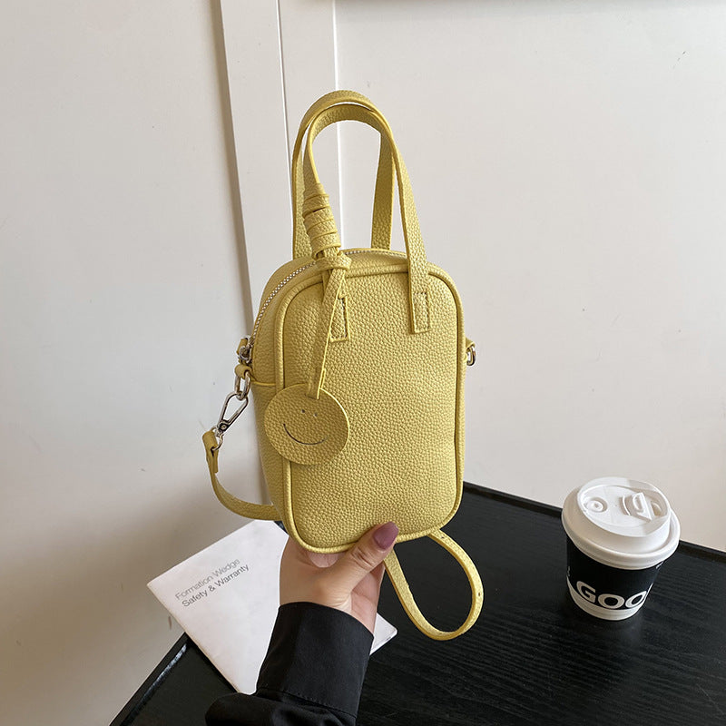 Fashion shoulder bag new simple casual commuter messenger bag  Korean version of high-end sense foreign versatile bag women