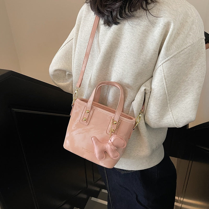 Fashion women's bag 2025 new messenger bag bucket bag niche design high sense foreign versatile shoulder handbag