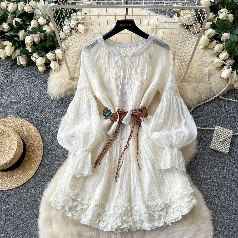 Vacation-style dress for women, spring  collection: french-inspired tie-waist, single-breasted, lantern sleeve, ruffle-trimmed fairy mini dress